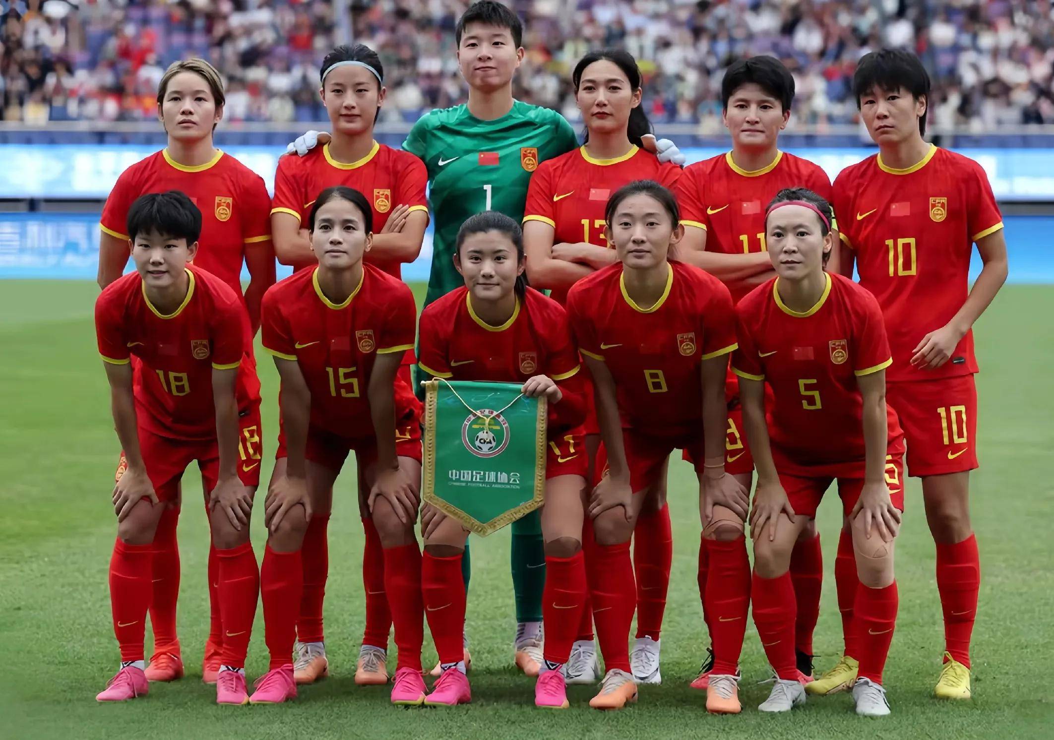 中国女足队员运用出色战术获得多场胜利