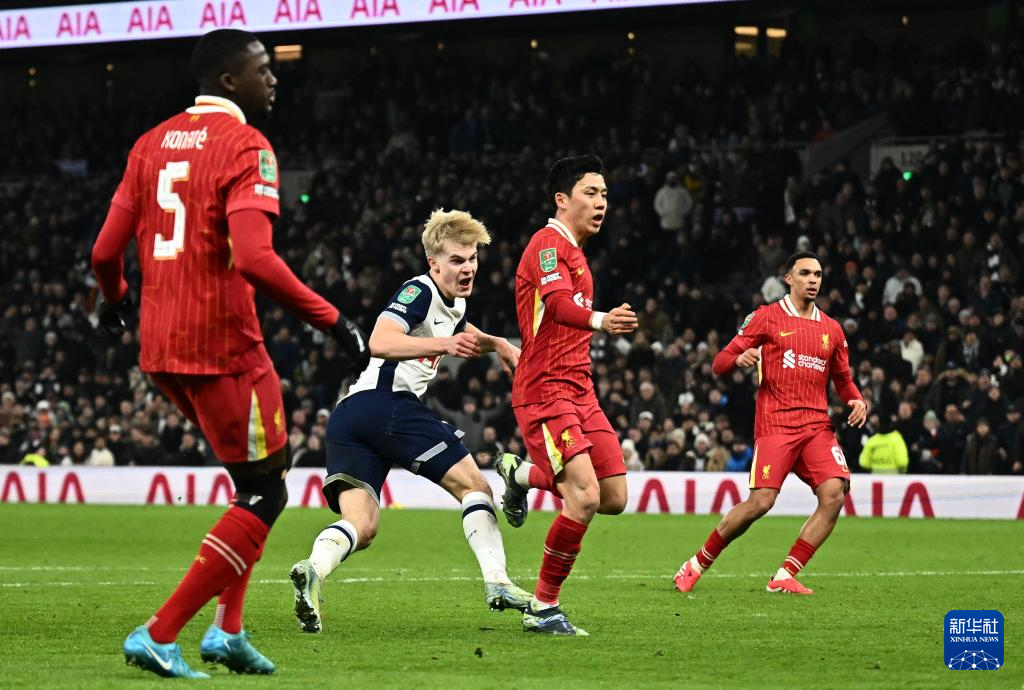 包含年终总决赛半决赛对决在即！利物浦演练定位球，国际米兰密集防守应对的词条